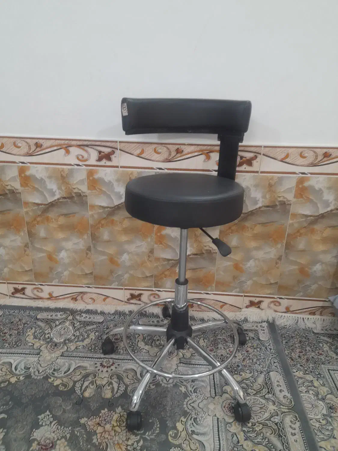 صندلی۲ عدد|صندلی و نیمکت|بروجرد, |دیوار