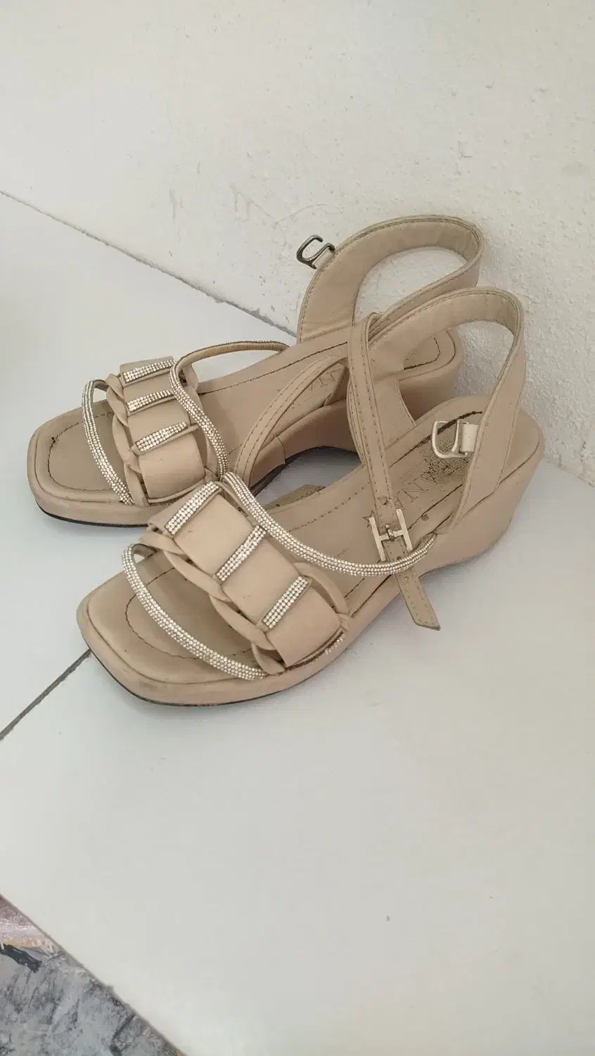 کفش دخترانه|کیف، کفش، کمربند|سبزوار, طبرسی (جعفرآباد)|دیوار