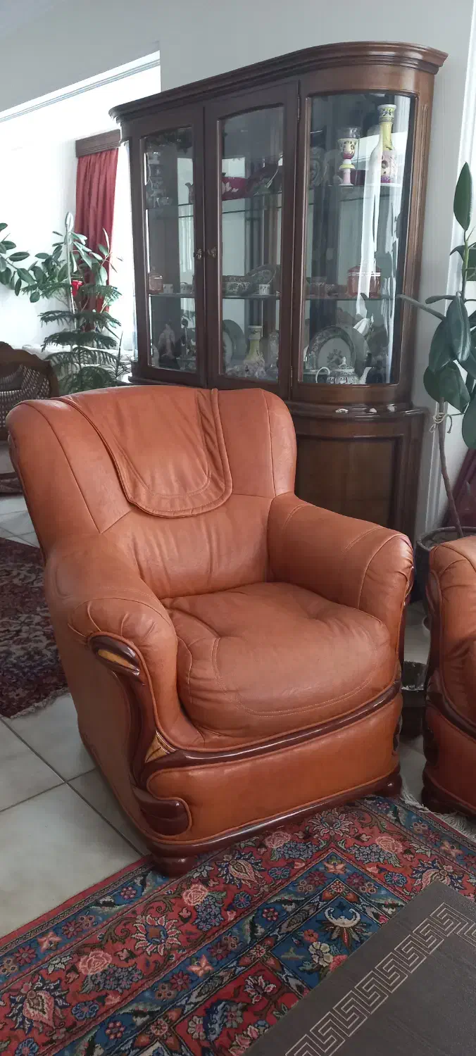 مبل هفت نفره چرم|مبلمان خانگی و میز عسلی|تهران, والفجر|دیوار