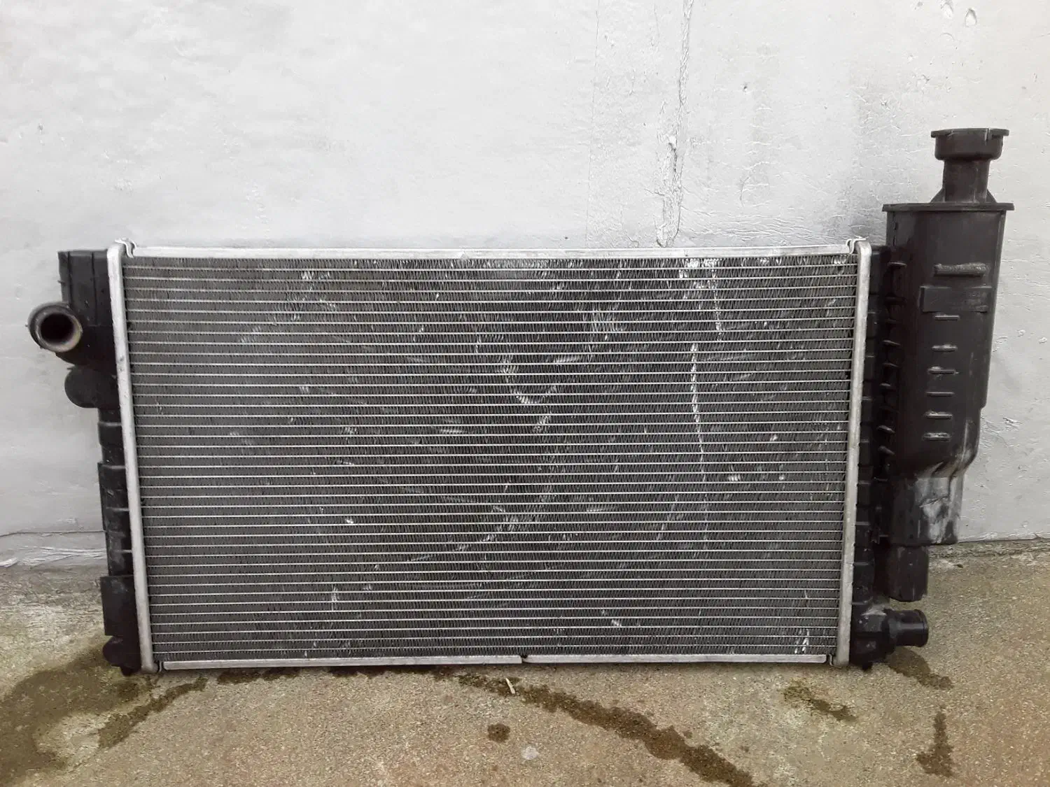 رادیاتور تک لول ۴۰۵ وچراغ عقب پراید|قطعات یدکی و لوازم جانبی|بندر انزلی, آذربایجان|دیوار