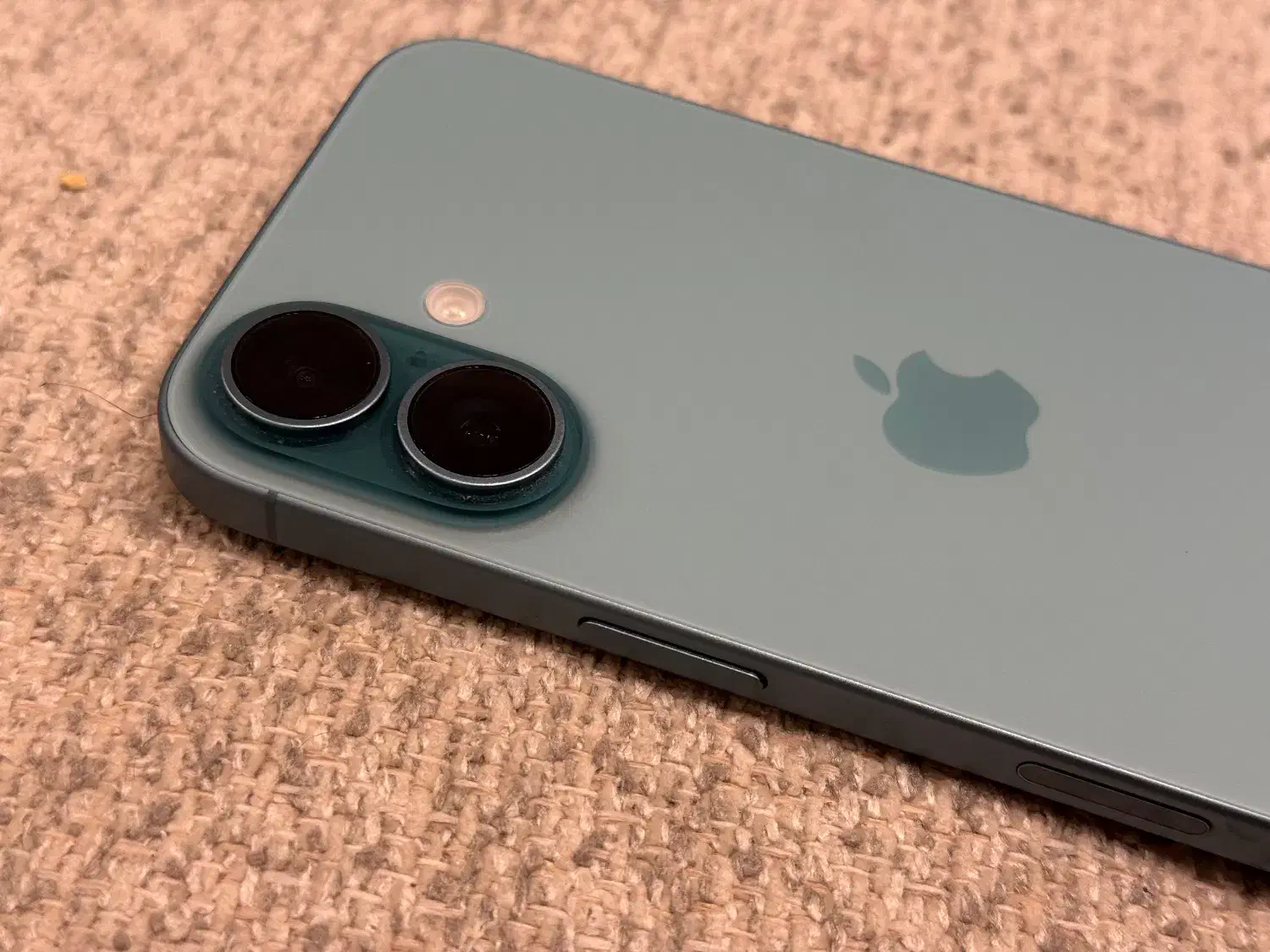 ایفون ۱۶ نرمال|موبایل|مشهد, رضاشهر|دیوار