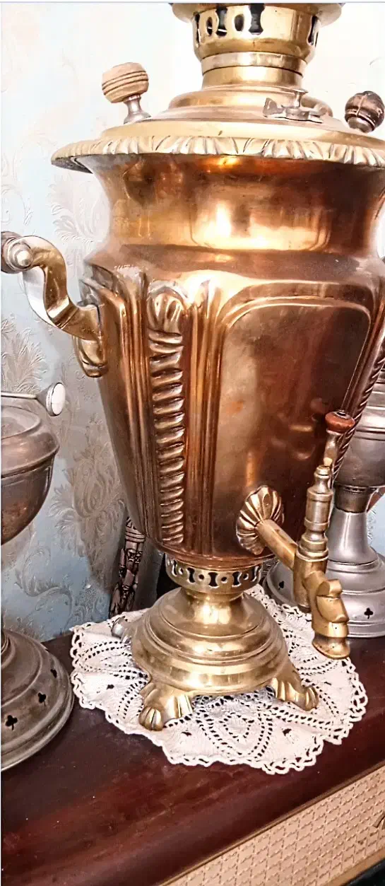 سماورذغالی تراشدارروس وسینی قلمدارومشربه قاجارظروف|کلکسیون اشیاء عتیقه|زنجان, |دیوار