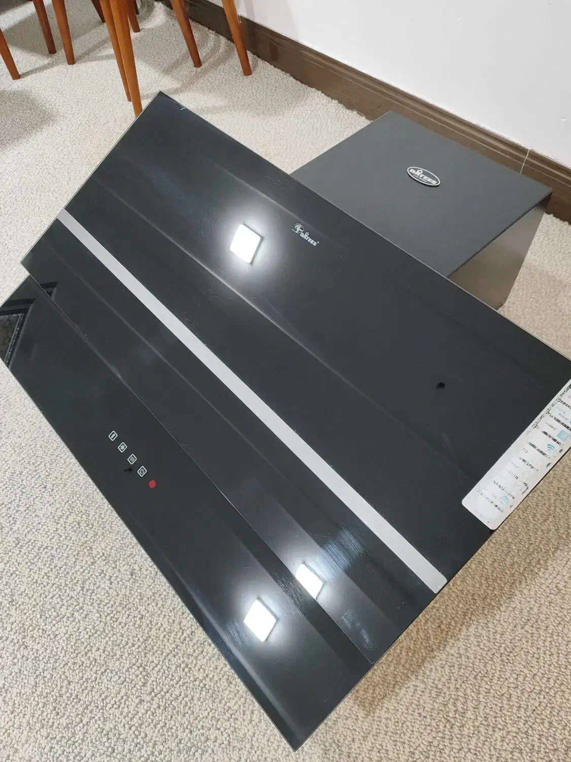 هود داتیس|هود|بندر گناوه, |دیوار