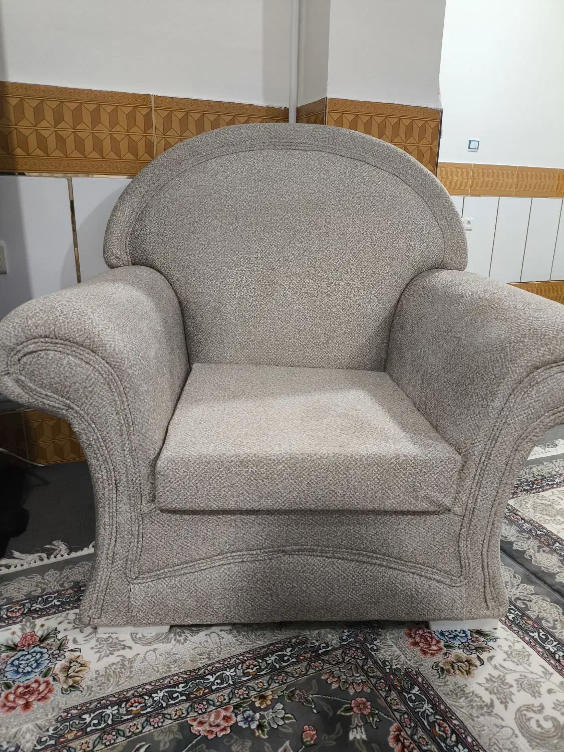 مبل در حد نو|مبلمان خانگی و میز عسلی|صائین قلعه, |دیوار