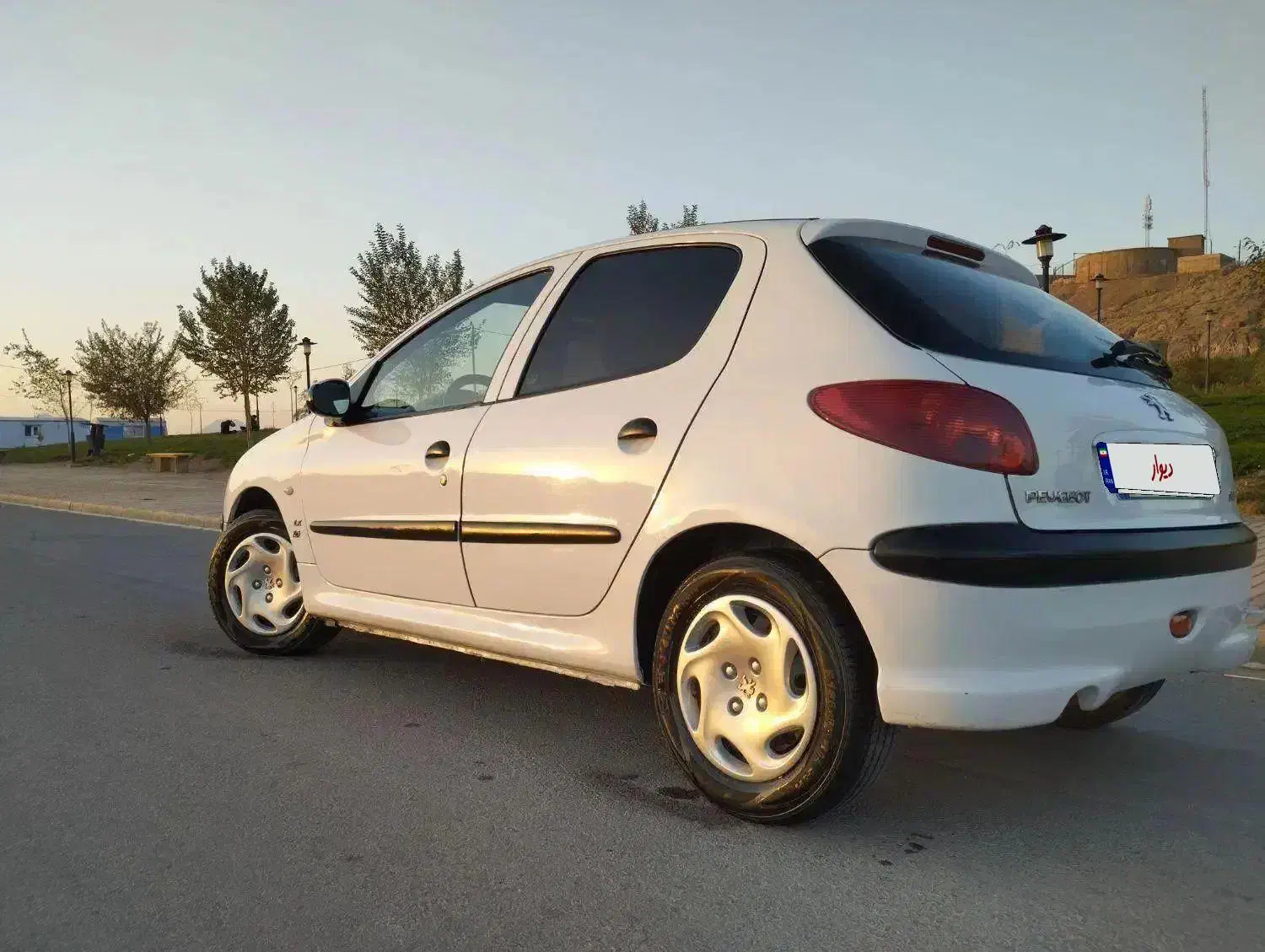 پژو 206 TU5 خونگی 98|خودرو سواری و وانت|خمینی‌شهر, |دیوار