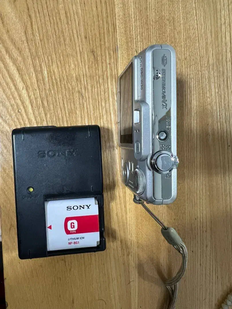 دوربین دیجیتال برند سونی SONY|دوربین عکاسی و فیلم‌برداری|تهران, یوسف‌آباد|دیوار