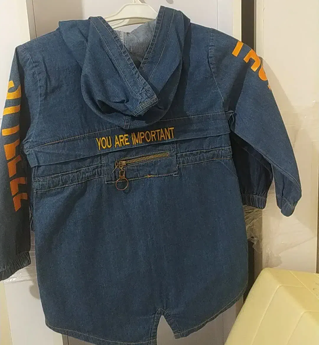 فروش تعدادی لباس تک سایز هستن بعضیاشون|لباس|رودهن, |دیوار