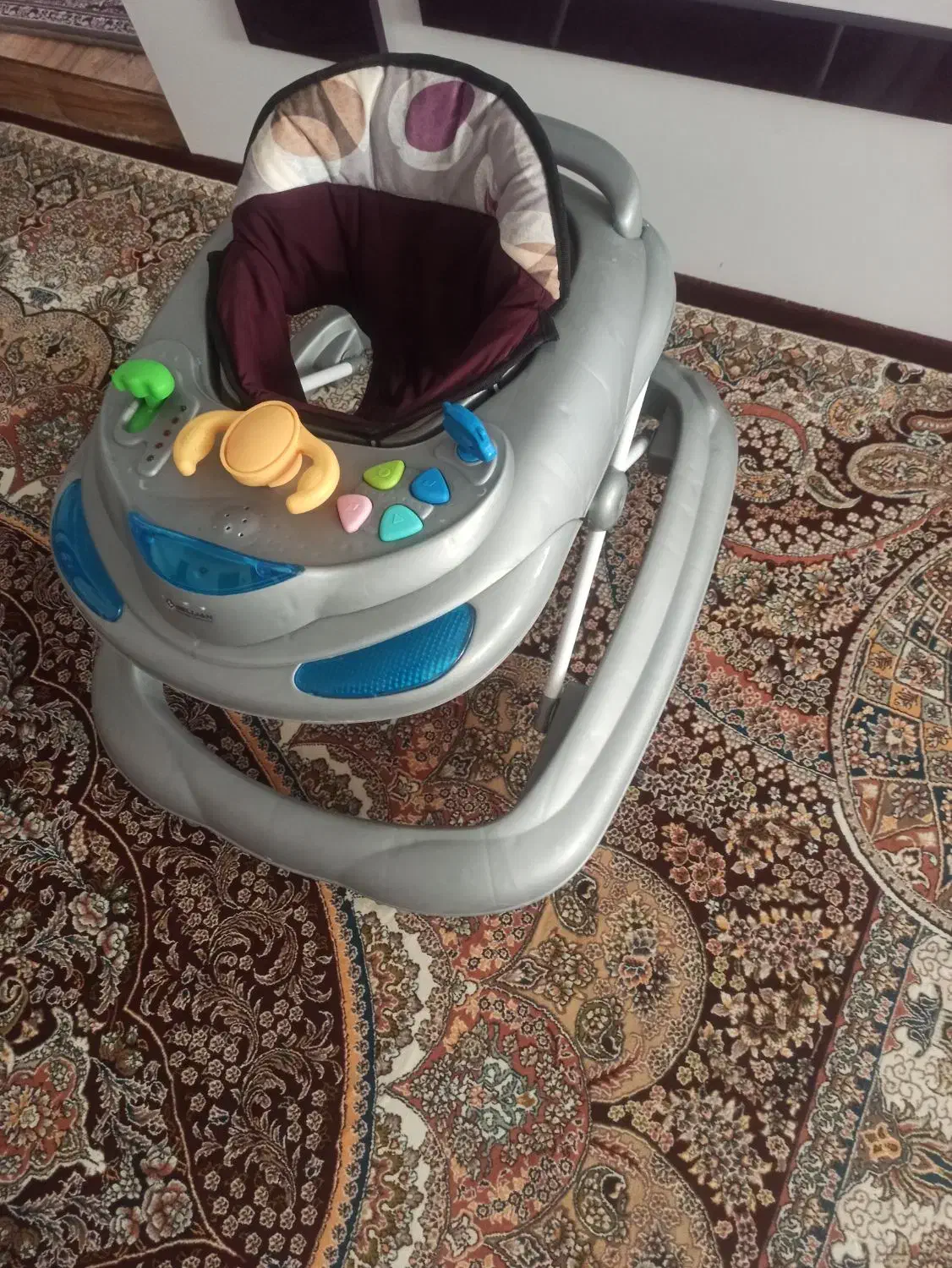 رورورک|کالسکه و لوازم جانبی|آبیک, |دیوار