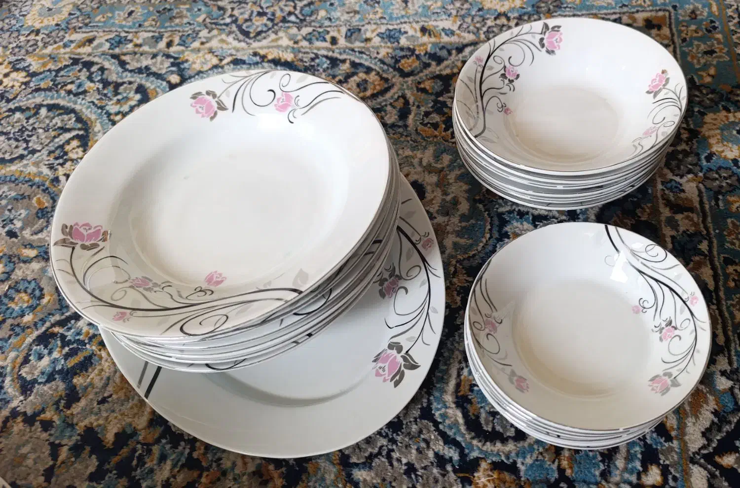 سرویس|ظروف سرو و پذیرایی|رشت, پیرکلاچای|دیوار