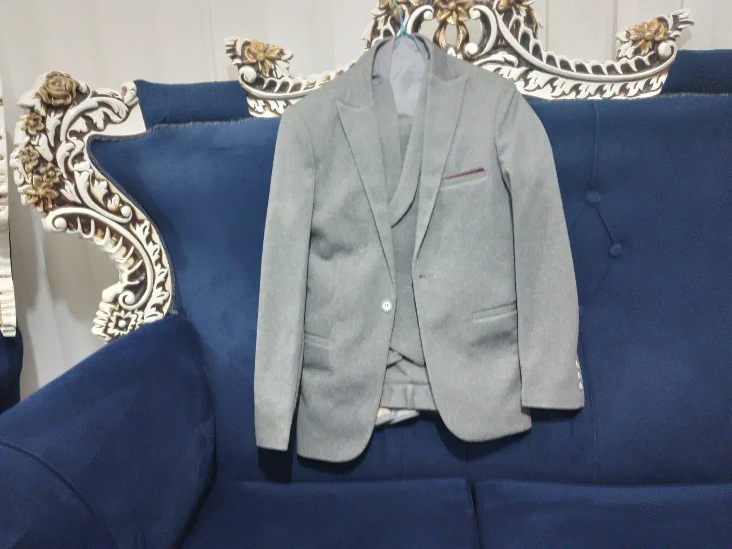 کت شلوار|لباس|رزن, |دیوار