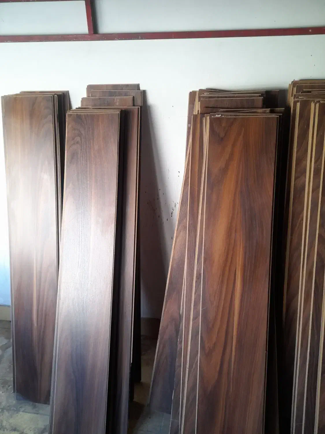 پارکت چوبی  متری 400 و کاشی در حد|مصالح و تجهیزات ساختمان|اردبیل, |دیوار