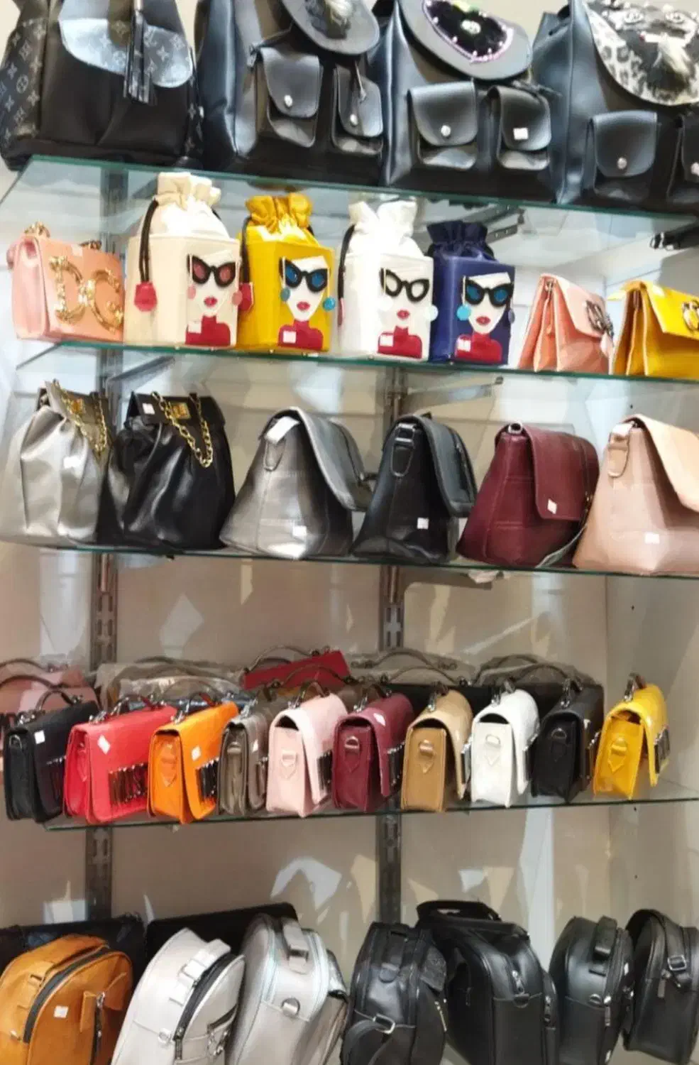 کیف زنانه بعلت جمع کردن مغازه|کیف، کفش، کمربند|تهران, بازار|دیوار