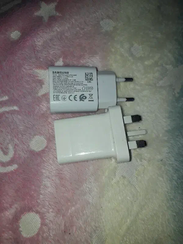 دو عدد شارژر سامسونگ و هواوی|لوازم جانبی موبایل و تبلت|گنبد کاووس, |دیوار