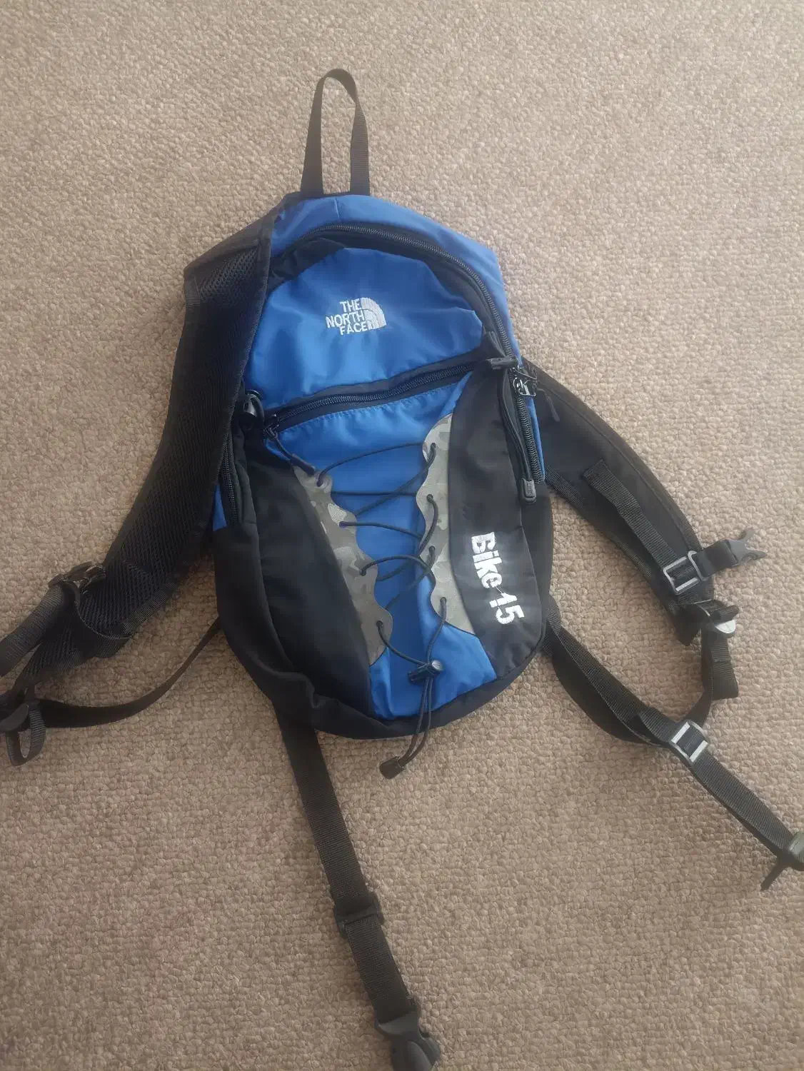 دستکش برند و کوله دوچرخه|دوچرخه، اسکیت، اسکوتر|اصفهان, حسین‌آباد|دیوار