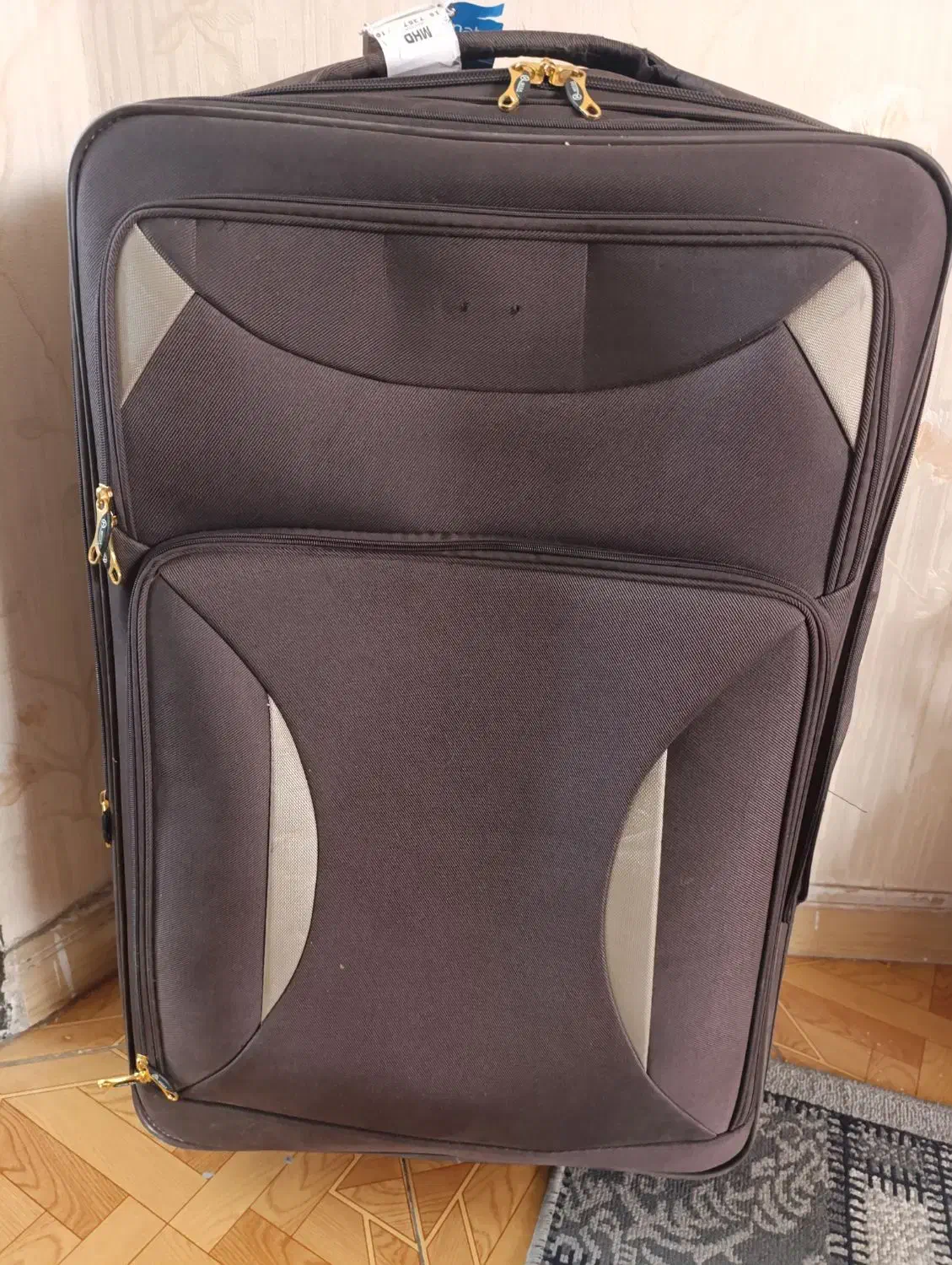 چمدان مسافرتی بزرگ|کیف، کفش، کمربند|مشهد, عبادی|دیوار