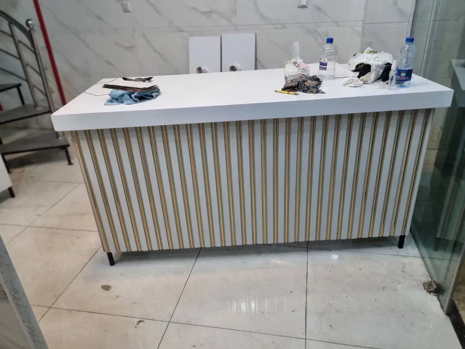 میز|میز تحریر و کامپیوتر|رشت, کوی فکوری|دیوار