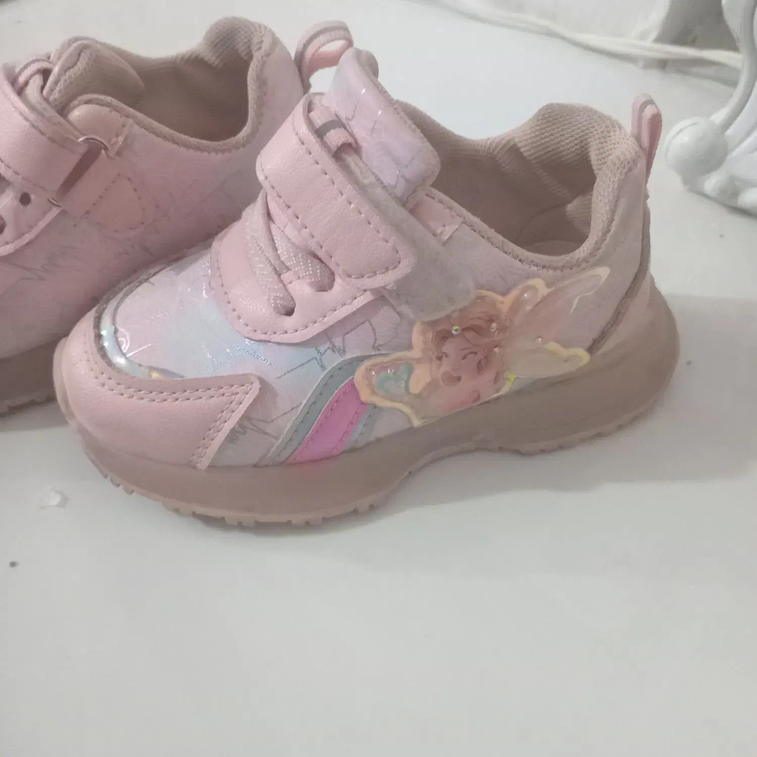 دوجفت کفش دخترانه در دوسایز متفاوت. سالم هستن.|کفش و لباس بچه|قوچان, |دیوار