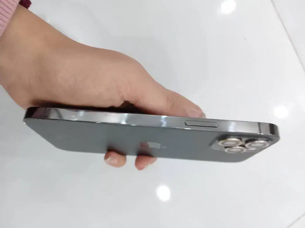 Iphon 12 pro|موبایل|فردیس, منظریه|دیوار