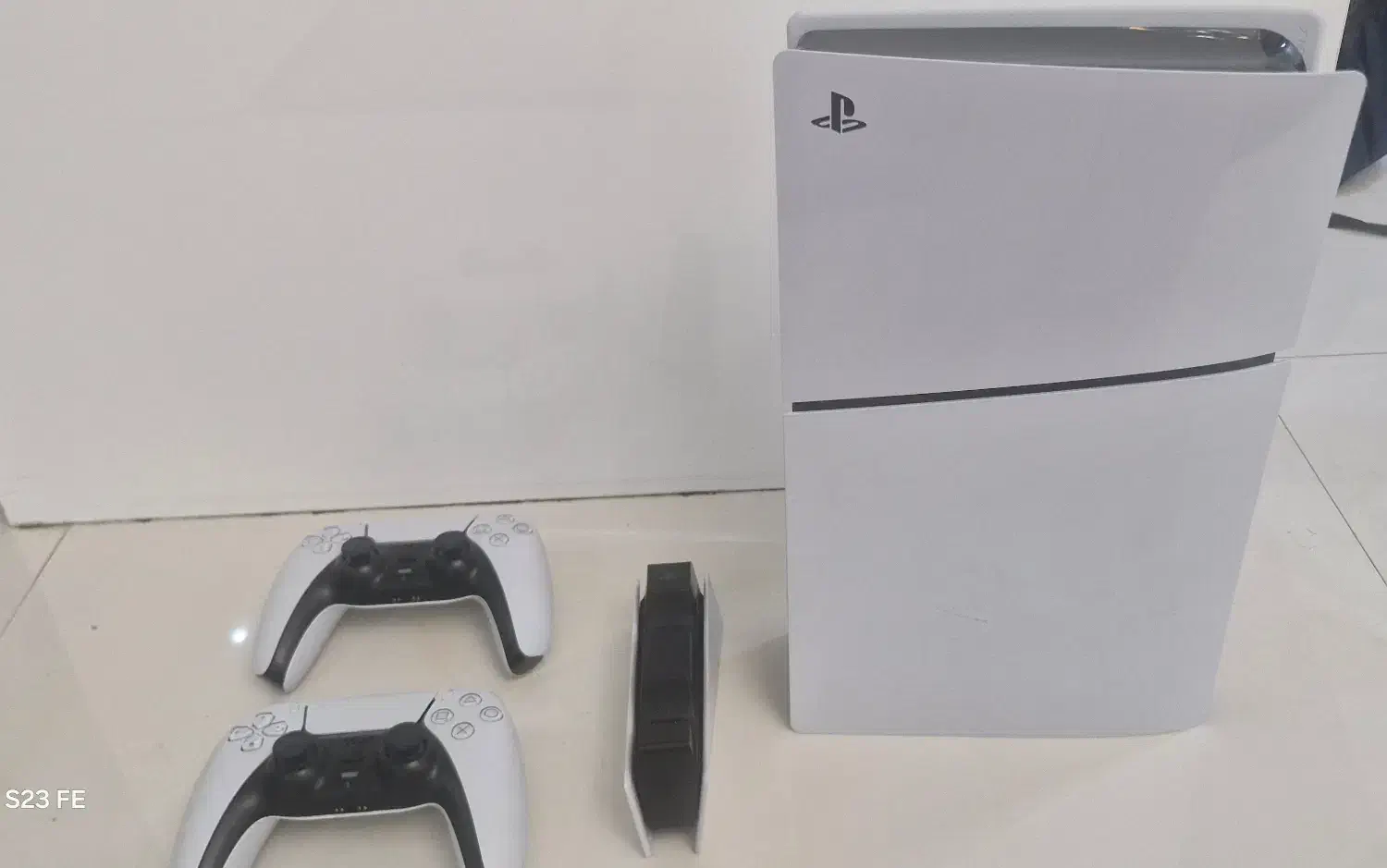 پی اس فایو دو دسته ای همراه پایه شارژ|کنسول، بازی ویدئویی و آنلاین|تهران, اوقاف|دیوار