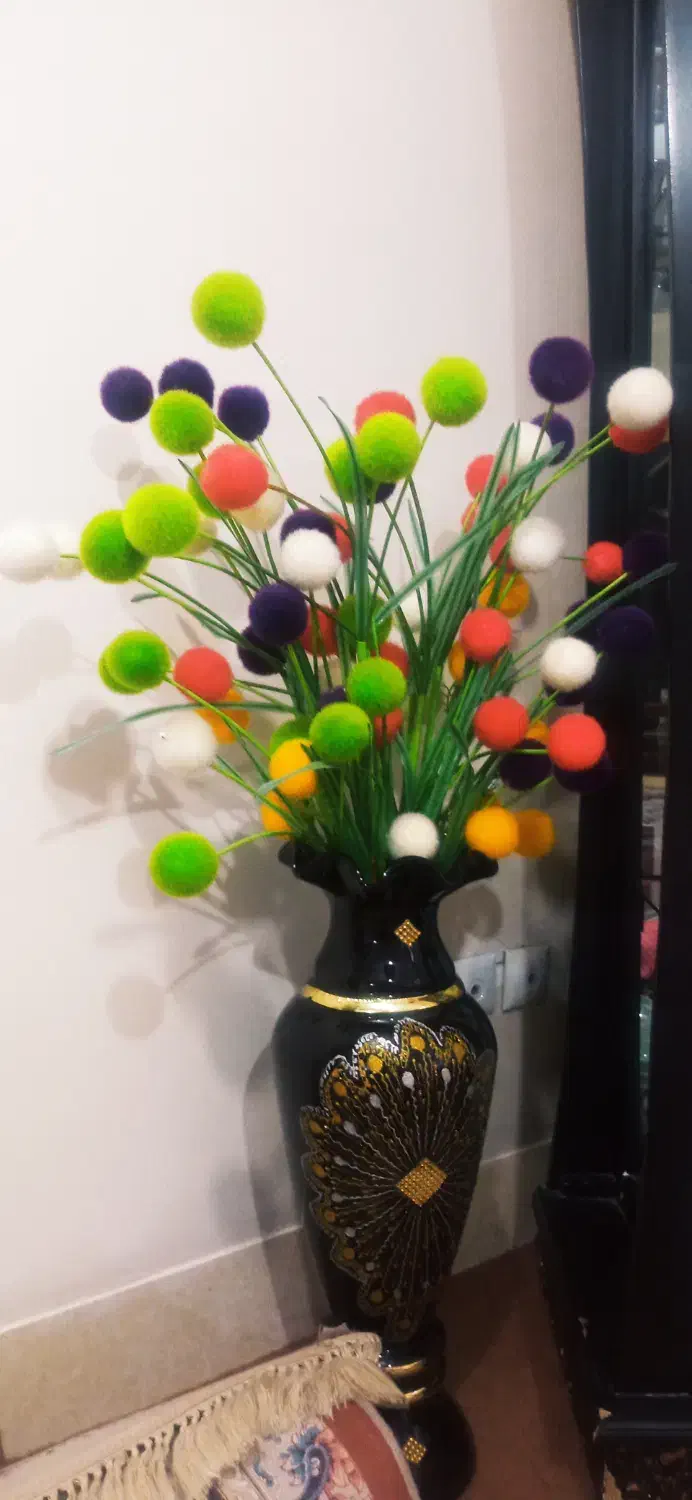 گل مصنوعی درحد نو بسیار خوشرنگ|گل مصنوعی|جرقویه, |دیوار