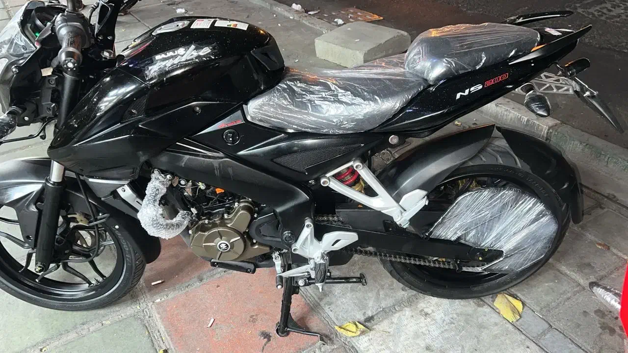 NS 200 مدل 93|موتورسیکلت|تهران, کیانشهر|دیوار