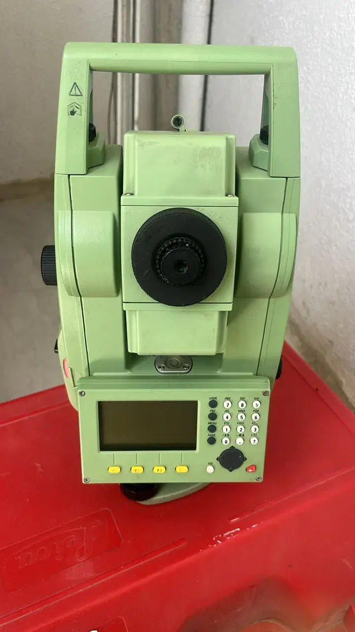 دوربین نقشهبرداری لایکا Tc805 کاملا سالم|ماشینآلات صنعتی|شیراز, قالیشویی|دیوار