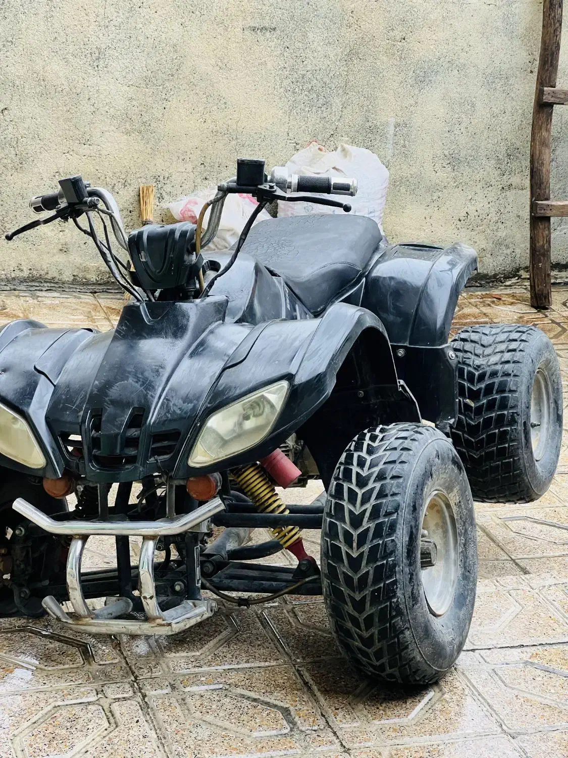 موتورچهارچرخ|موتورسیکلت|ربط, |دیوار