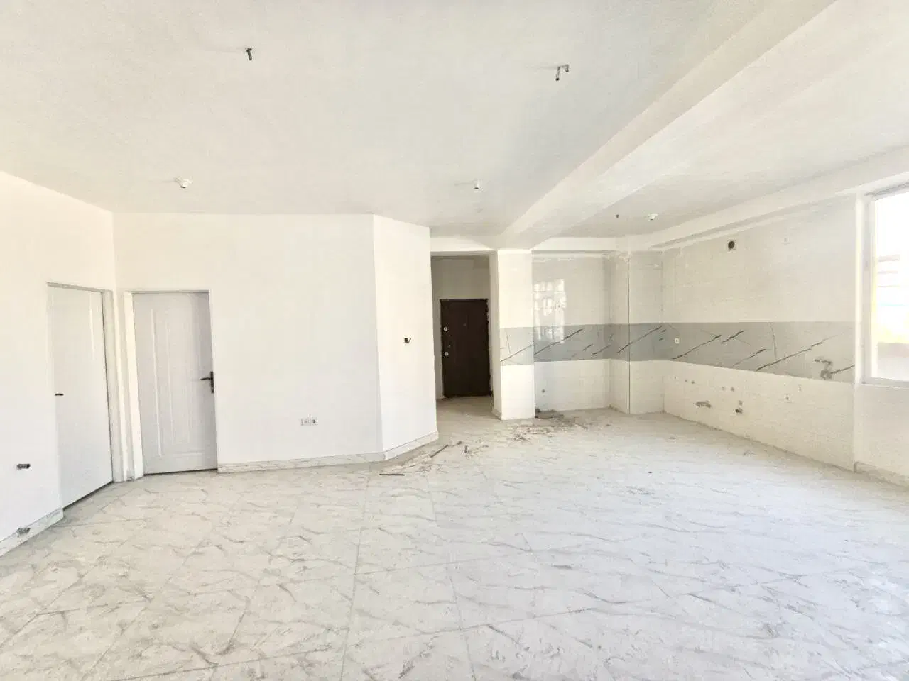 ۱۰۵ متر ( خیابان شهریار ) با پارکینگ /۲ میلیارد|فروش آپارتمان|دورود, |دیوار