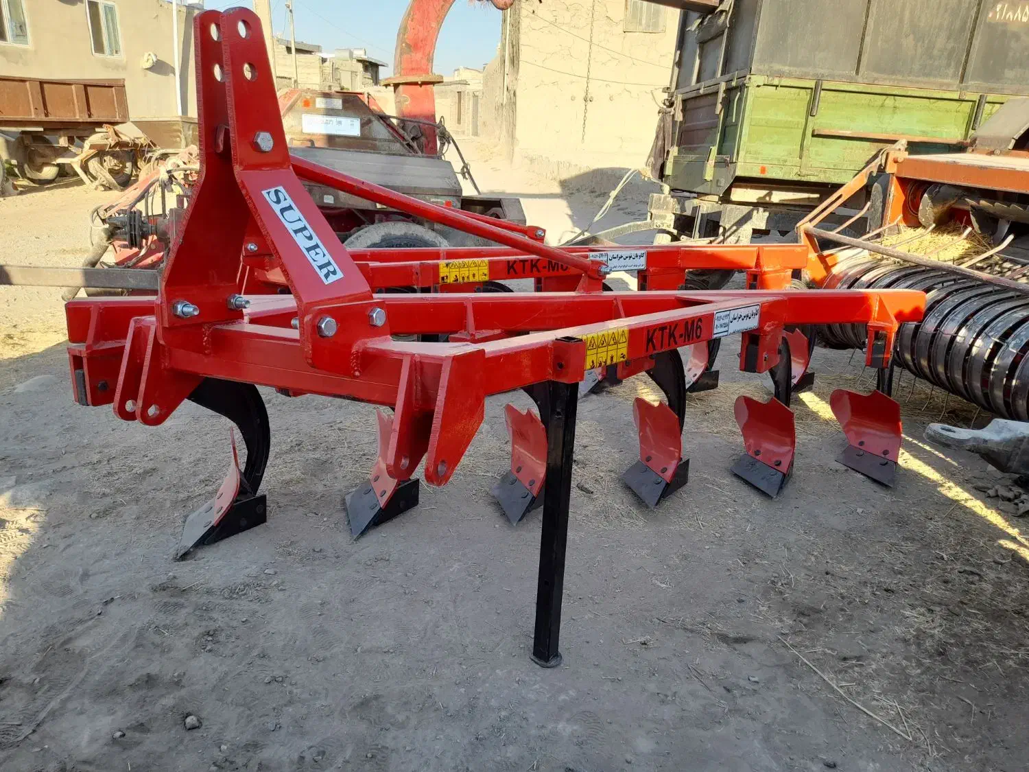 گاوآهن ۶ خیش شش شرکتی پایه کمانی کد ۷۹۹|ماشینآلات صنعتی|کوزران, |دیوار