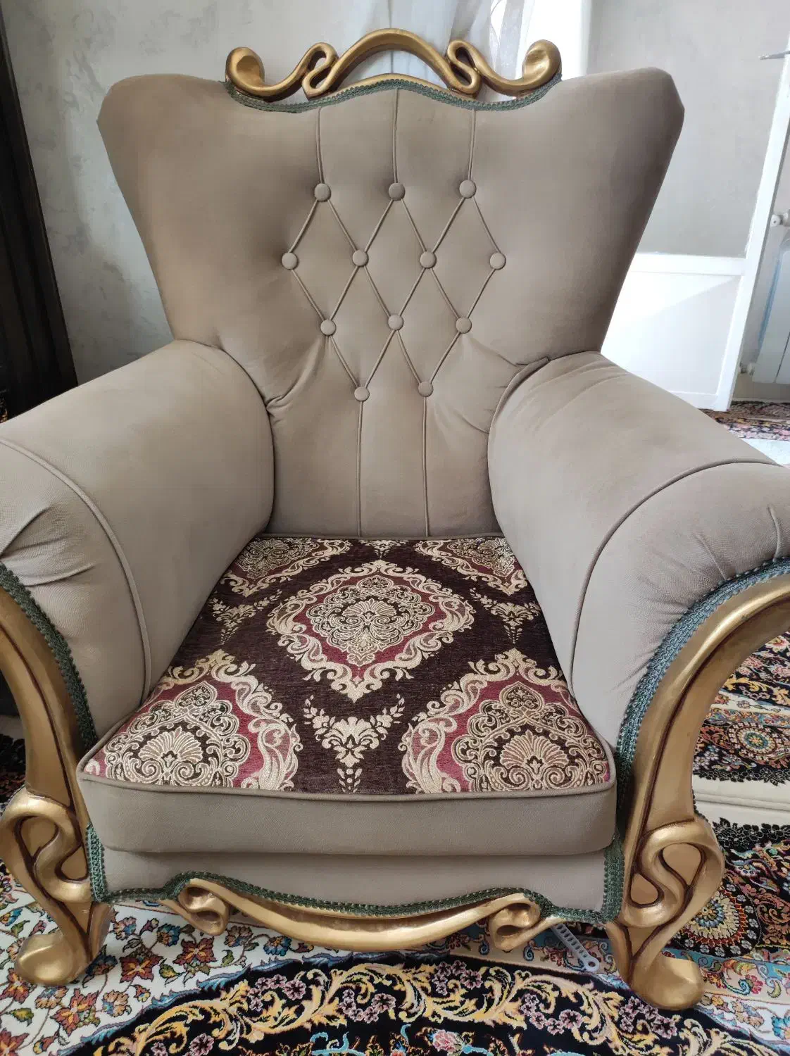 مبل ۹ نفره و میز ناهارخوری ۴نفره|مبلمان خانگی و میز عسلی|نجفآباد, ویلاشهر|دیوار