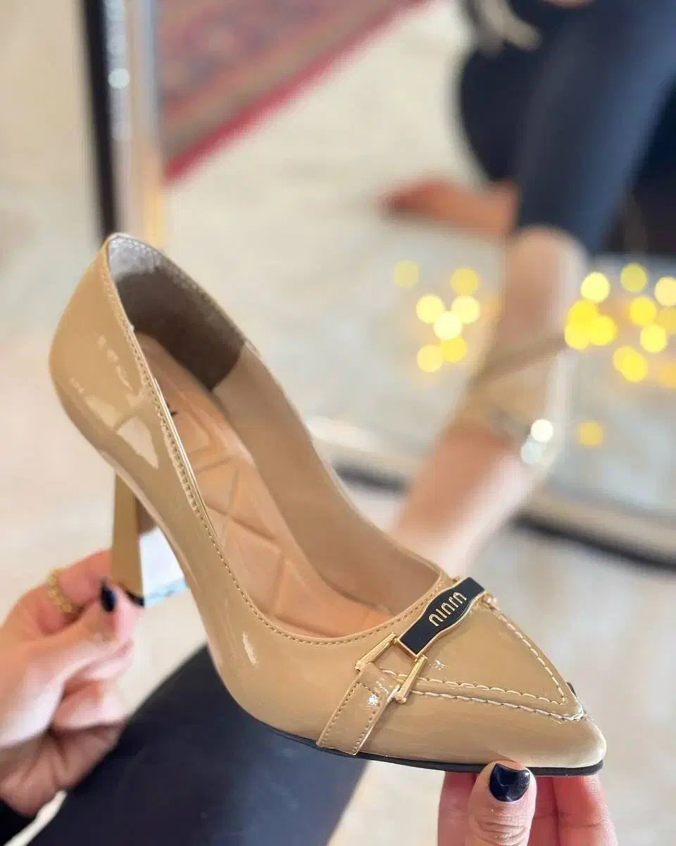 کفش مجلسی|کیف، کفش، کمربند|خوی, |دیوار