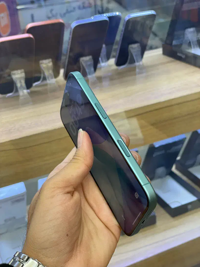 اپل iphone 16 نرمال ۱۲۸ گیگ با ریجستر|موبایل|مشهد, عامل|دیوار
