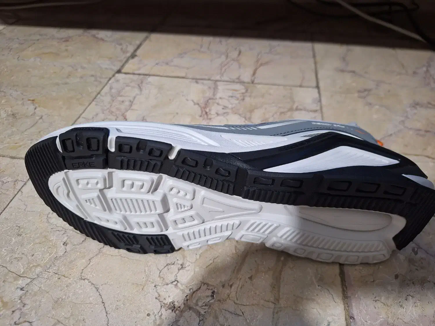 فروش کفش ورزشی اریک اصلی|کیف، کفش، کمربند|تهران, ازگل|دیوار