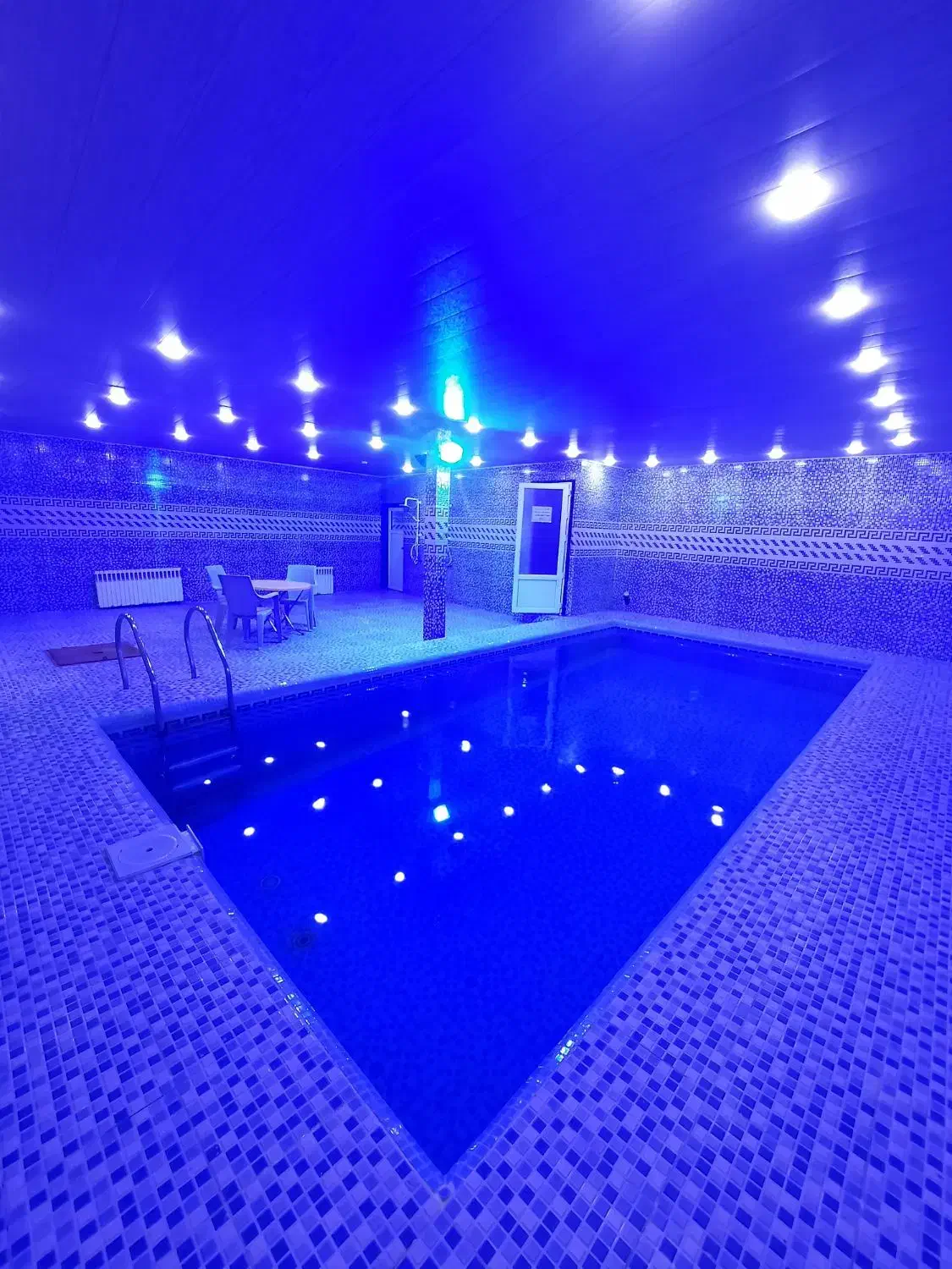 اجاره ویلا مهرآباد رودهن دماوند|اجارهٔ کوتاه‌مدت ویلا و باغ|تهران, تهرانپارس غربی|دیوار