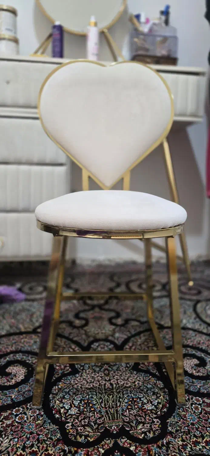 تخت خواب دونفره ومیزارایش|تخت و سرویس خواب|کرمانشاه, |دیوار