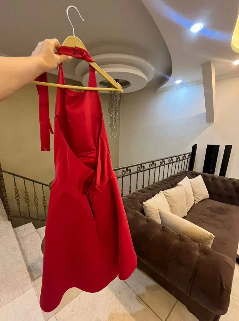 لباس مجلسی|لباس|رشت, منظریه|دیوار