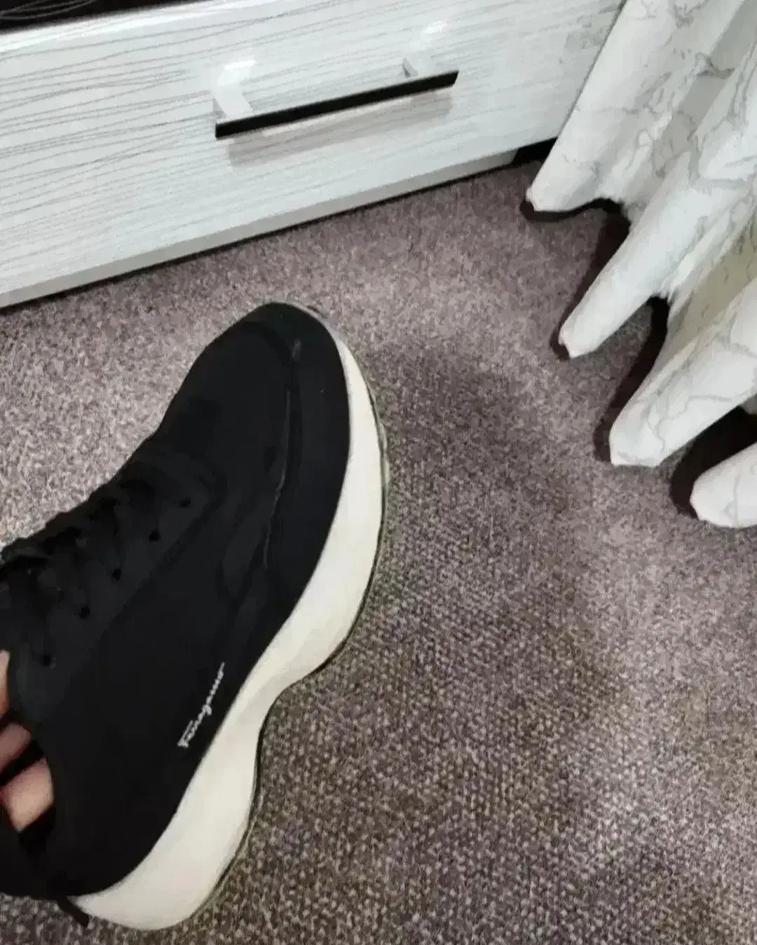 کتانی|کیف، کفش، کمربند|رشت, فلسطین|دیوار