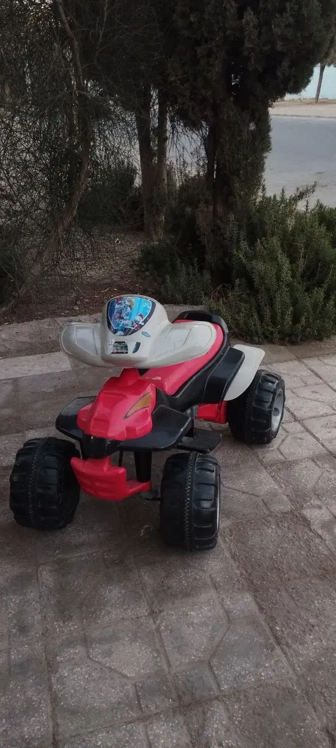 ماشین شارژی موتور شاساحلی تحمل وزن ۷۰کیلو باطری نو|اسباب‌بازی بچه|تهران, تهرانپارس جنوبی|دیوار