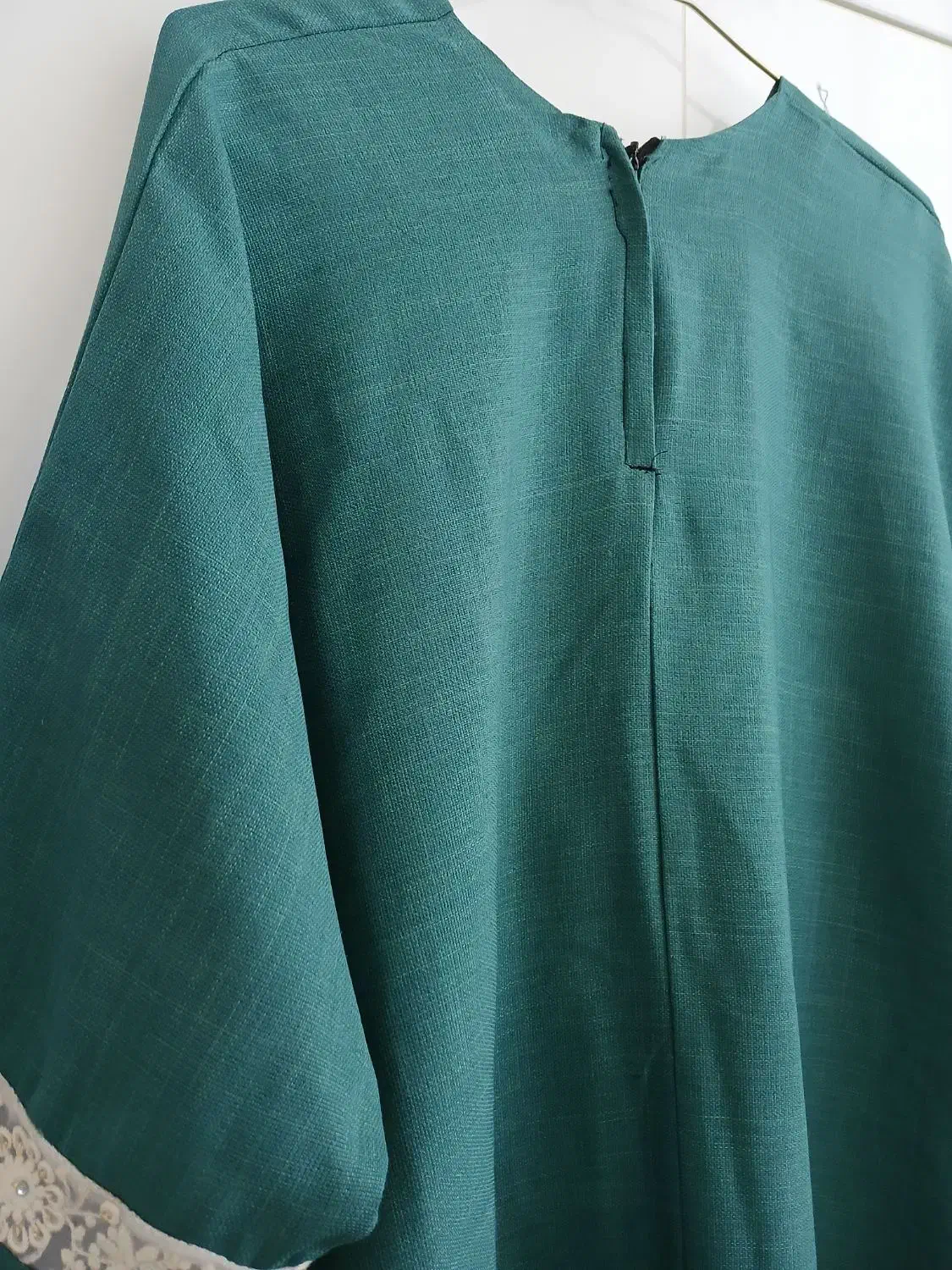 عبا مانتویی|لباس|سبزوار, قصبه اب یمین|دیوار