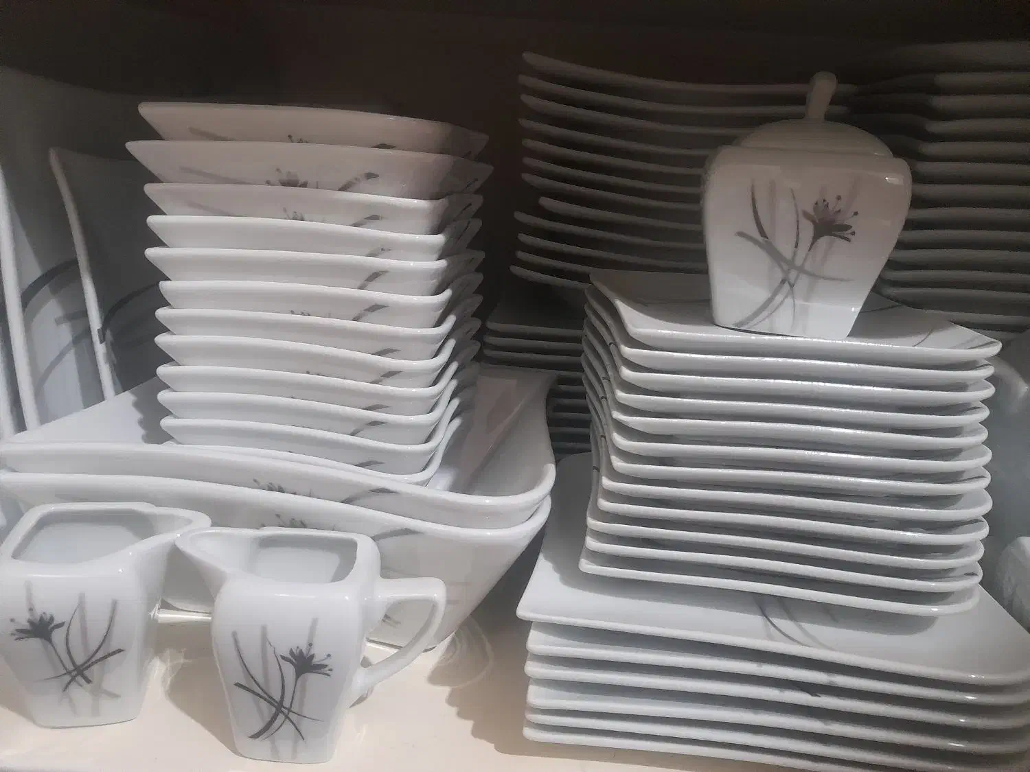 چینی|ظروف سرو و پذیرایی|تهران, شهید اسدی|دیوار