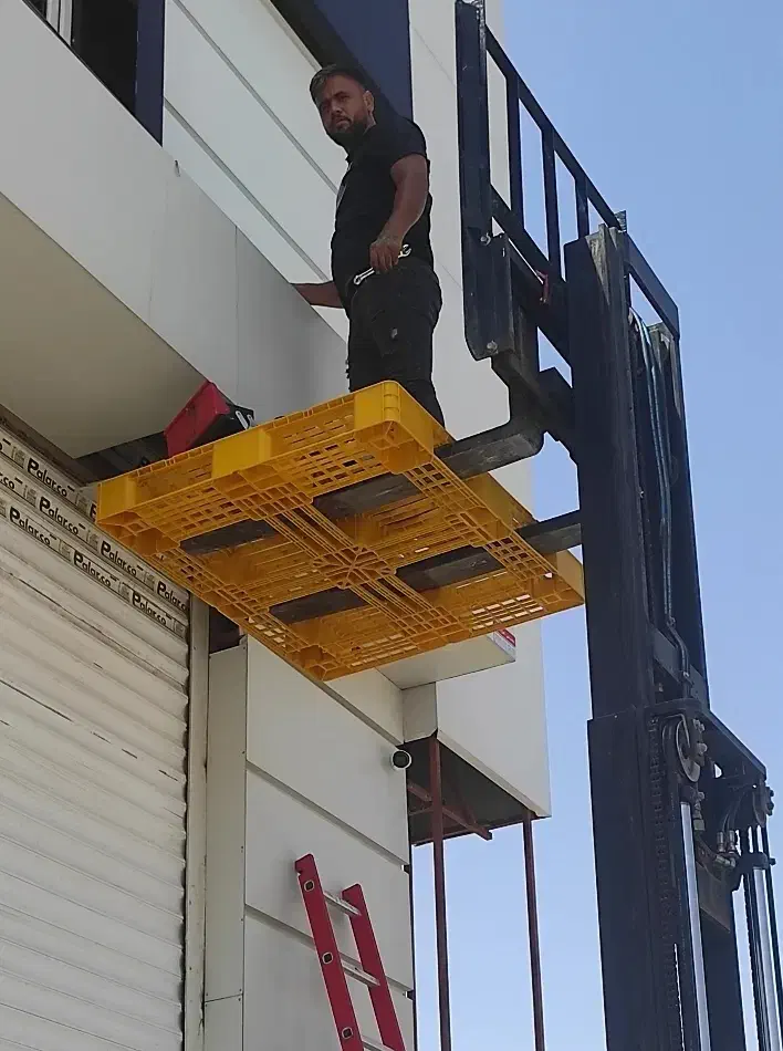 نصب و تعمیر کرکره برقی با خدمات شبانهروزی|خدمات پیشه و مهارت|چهاردانگه (تهران), |دیوار