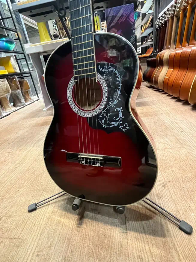 گیتار کلاسیک پاچیو ژاپن گالری موسیقی آرتیا|گیتار، بیس، امپلیفایر|لاهیجان, انقلاب|دیوار