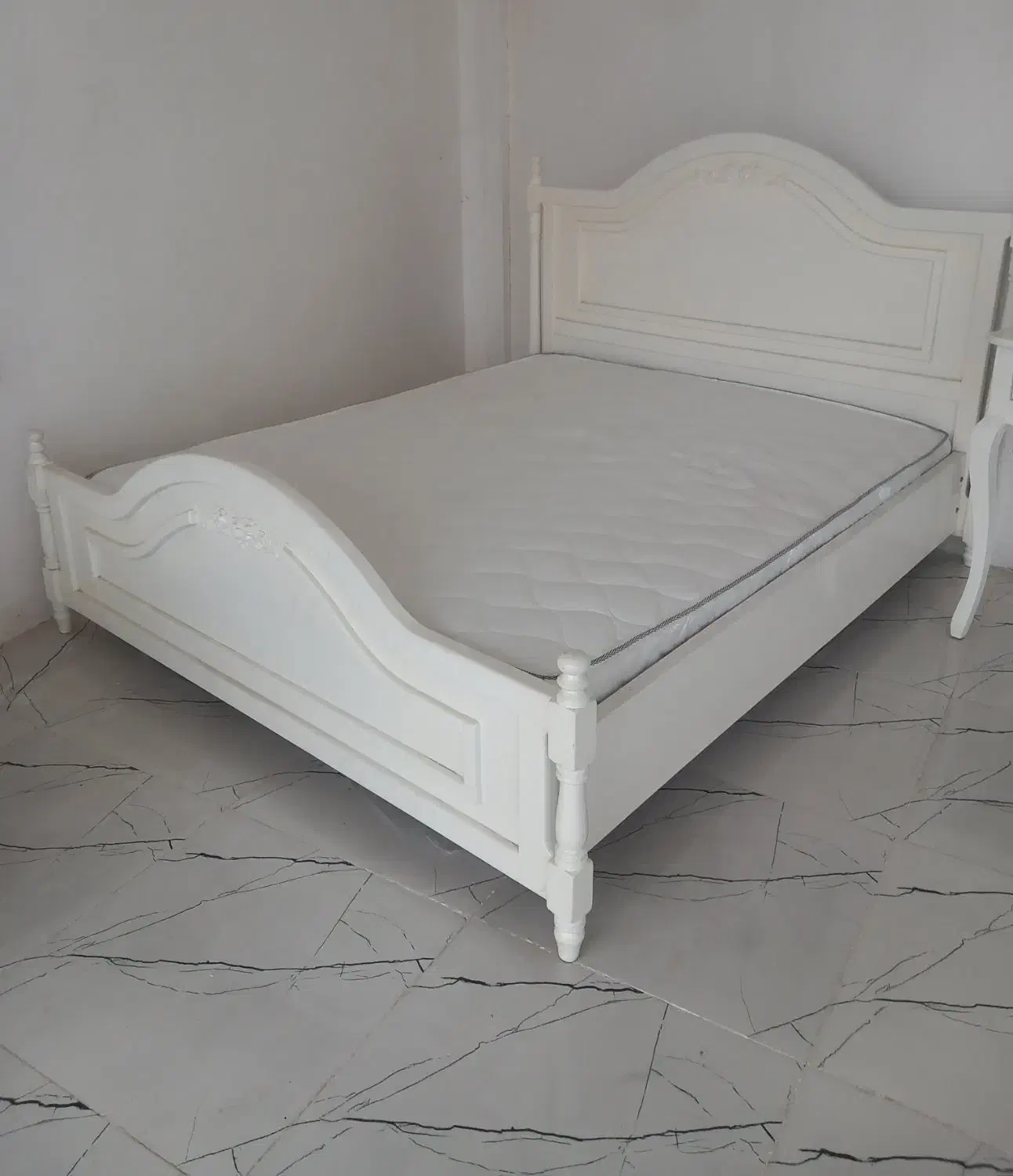 تخت دونفره|تخت و سرویس خواب|تولم شهر, |دیوار