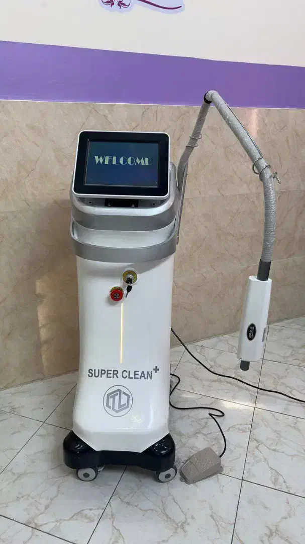 ادمین خانم در مطب زیبایی|استخدام رایانه و فناوری اطلاعات|لاهیجان, شیشه گران|دیوار