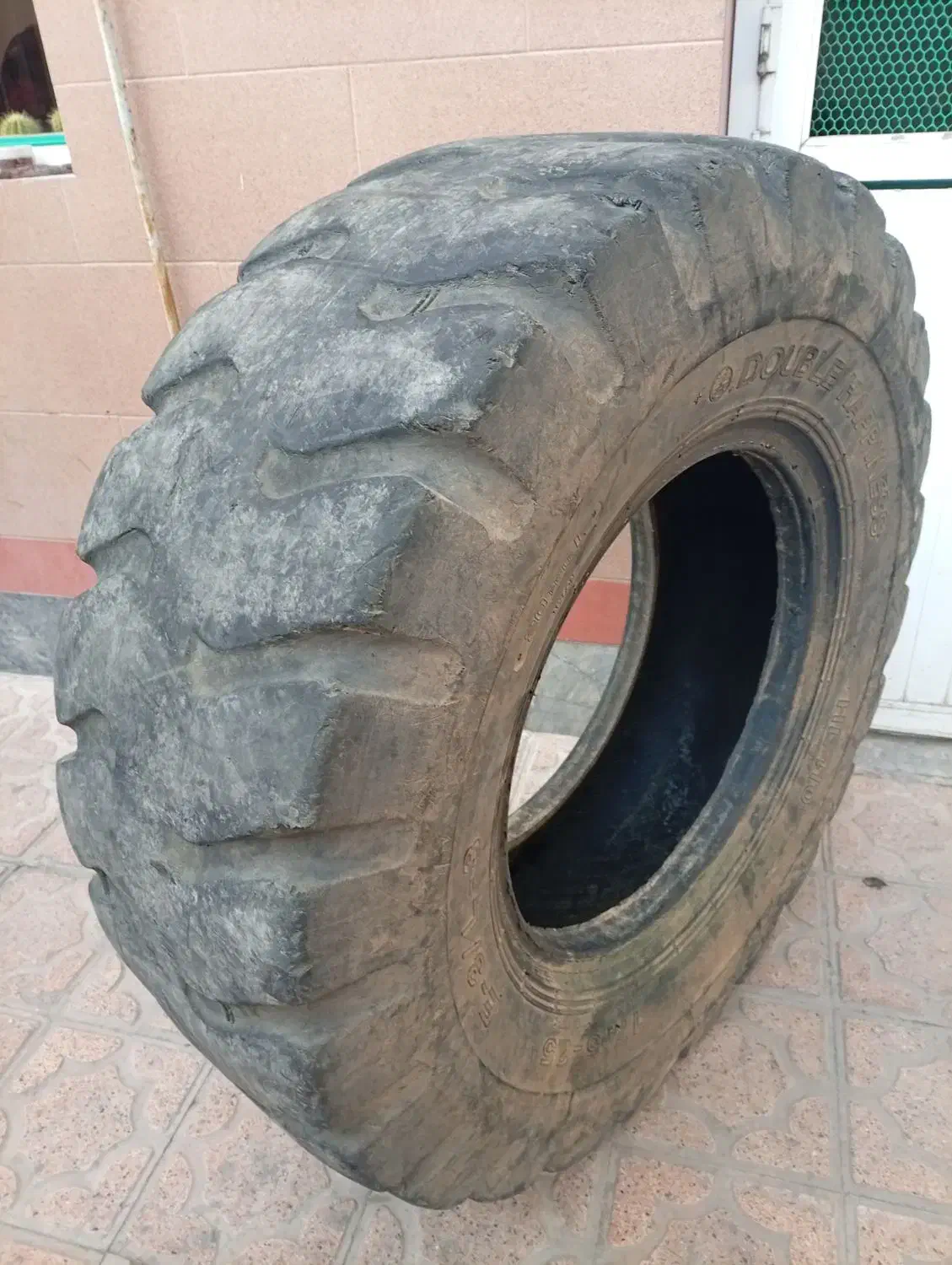 لاستیک لودری . هفده و نیم|قطعات یدکی و لوازم جانبی|اردبیل, |دیوار