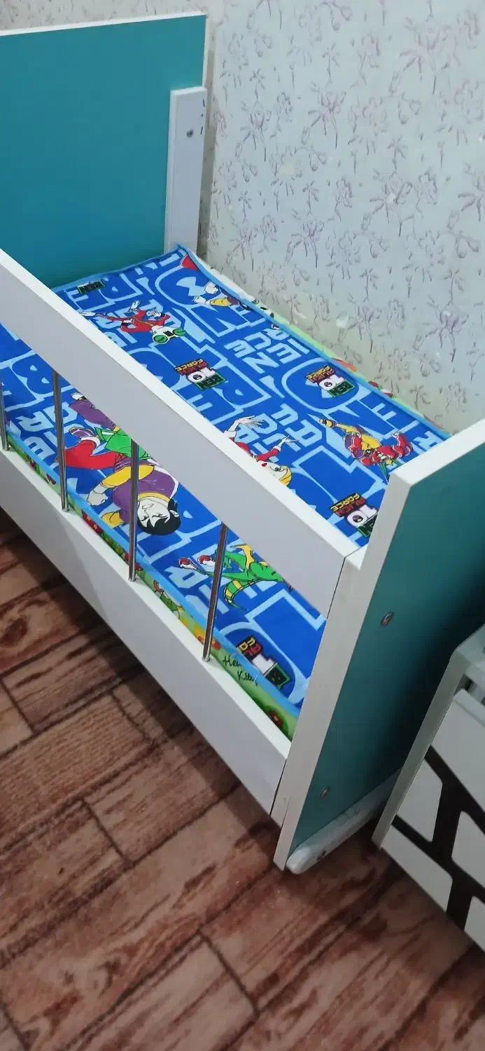 تخت کودک کنار مادر|تخت و صندلی بچه|اهواز, شریعتی جنوبی|دیوار