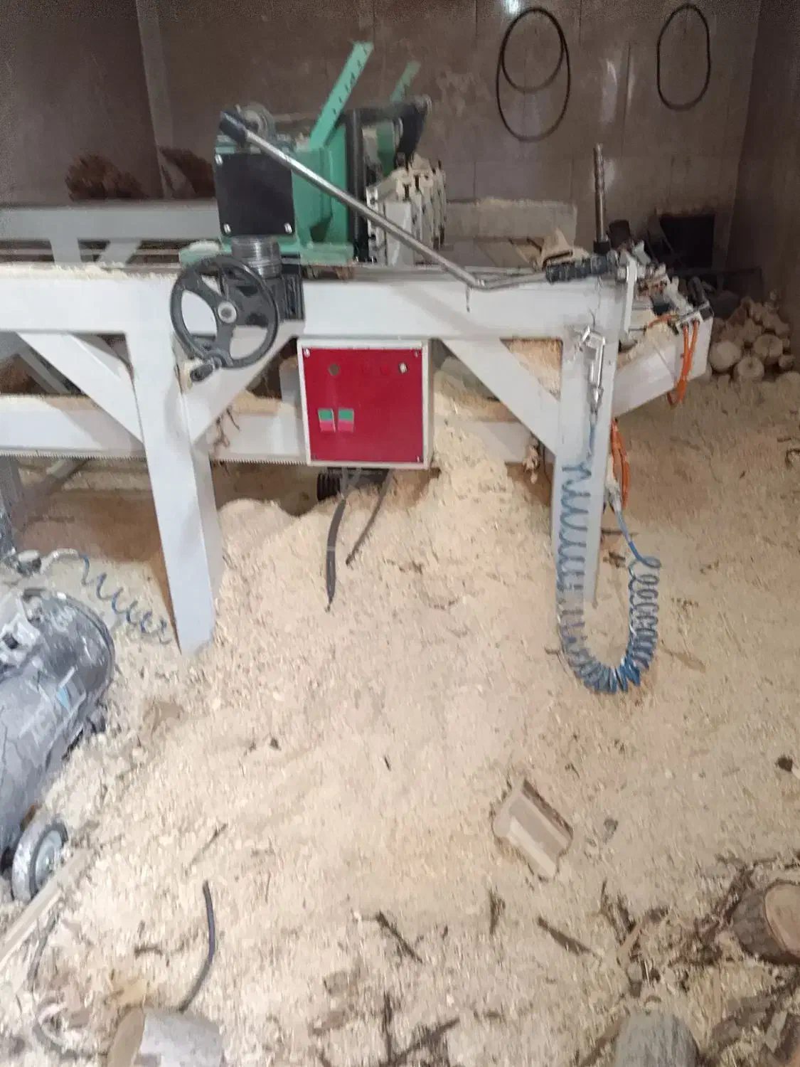 کارگر ساده جهت کار در کارگاه خراطی چوب|استخدام صنعتی، فنی، مهندسی|تاکستان, |دیوار