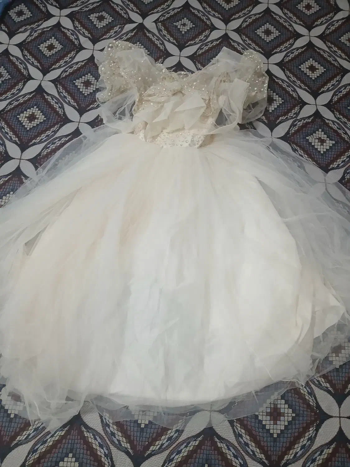 لباس عروسی نوجوان|لباس|هشتگرد, هشتگرد قدیم|دیوار