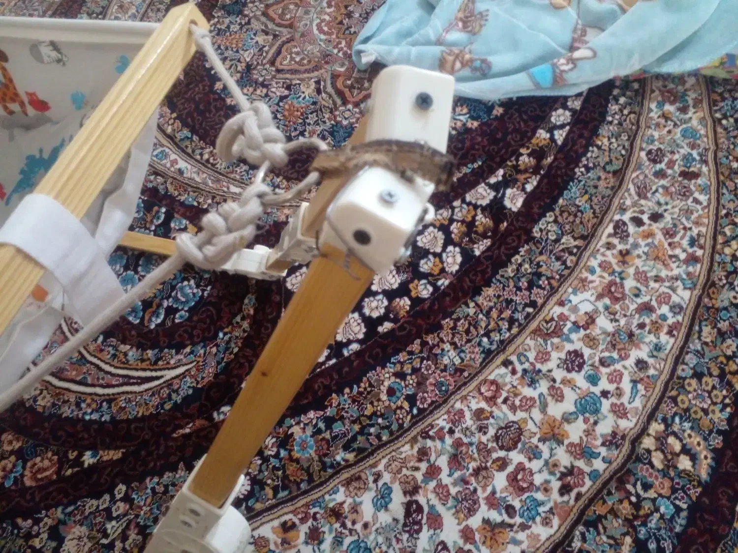 گهواره نوازاد|اسباب و اثاث بچه|اشتهارد, |دیوار