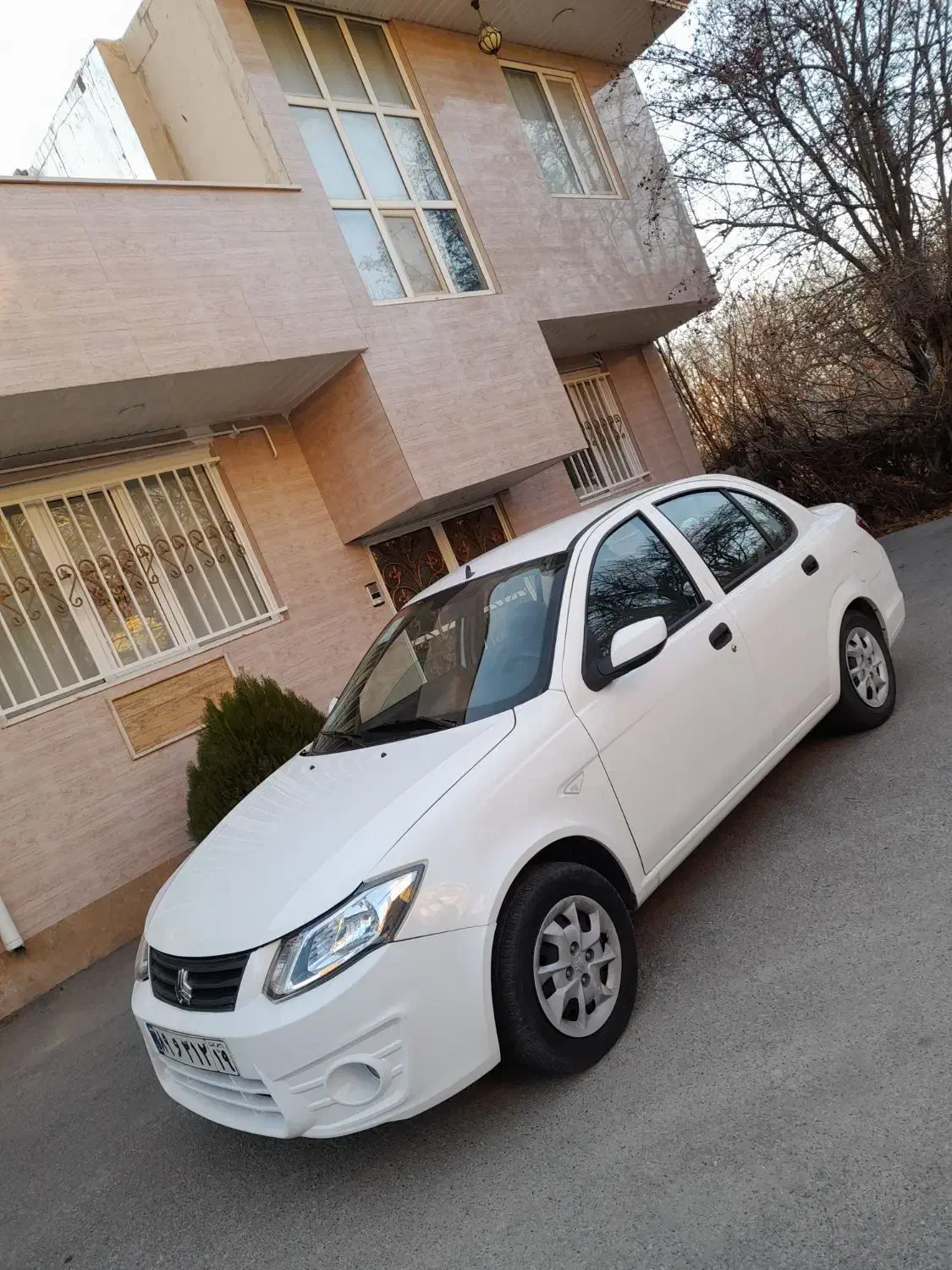 ساینا تک سوز|خودرو سواری و وانت|صحنه, |دیوار